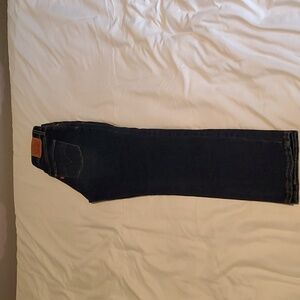 Womens levis classic mid rise skinny 6 short
